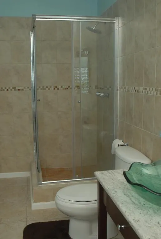 Heavenly Suites La Feuillet Apartment