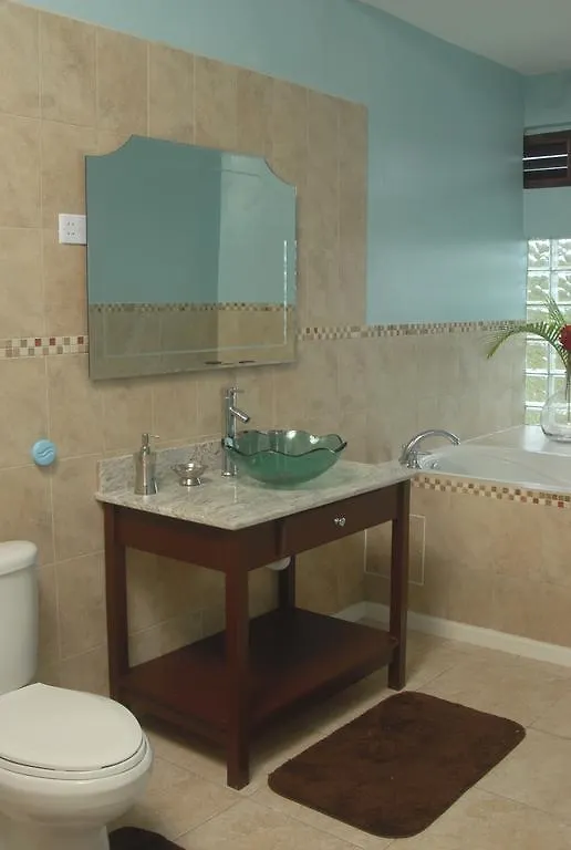 Heavenly Suites La Feuillet Apartment